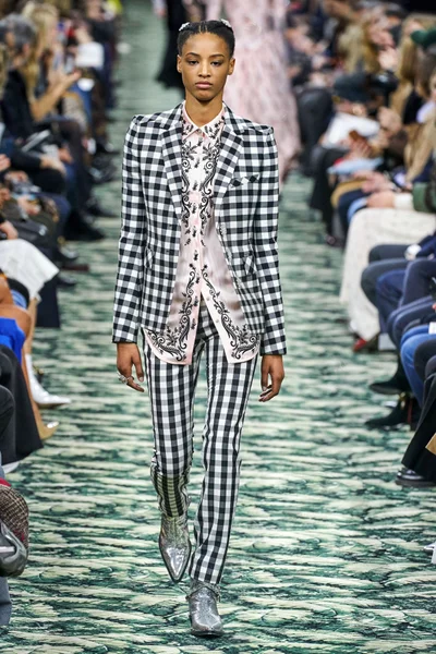 Look 4